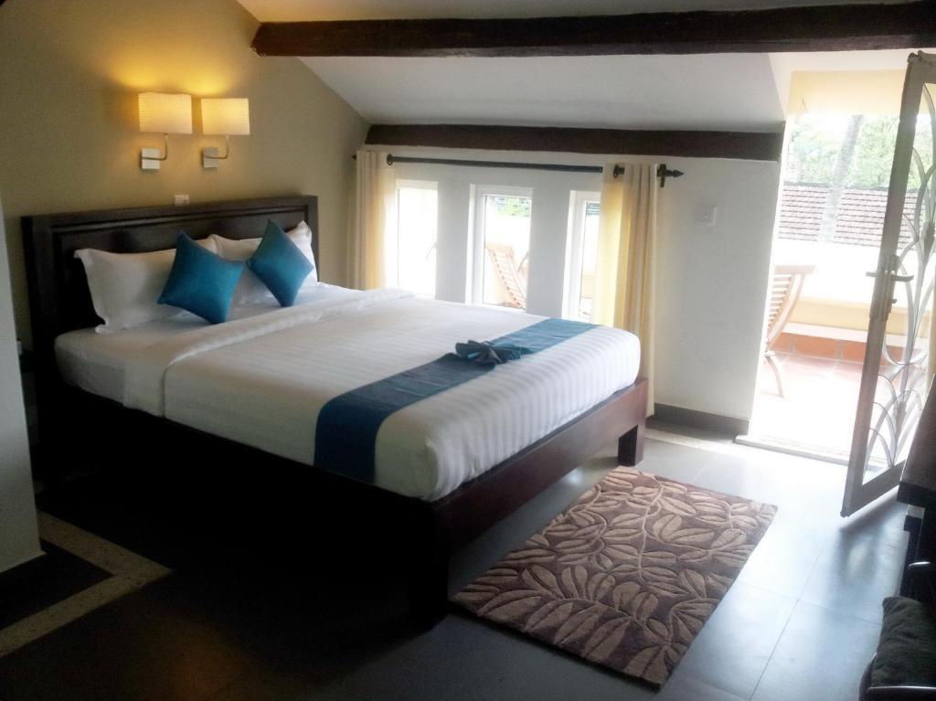 The Columns Hotel Kampot Phòng bức ảnh